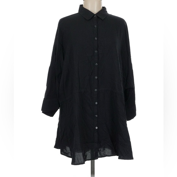L Space Tops - NWT Size M - 3/4 sleeve button-down shirt